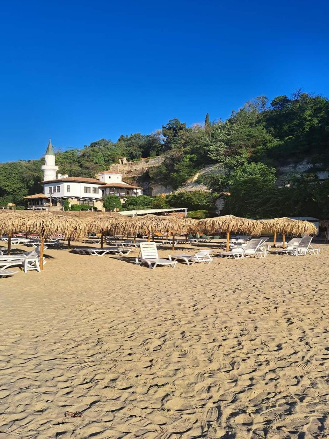 Queen's View App-9 Free Pool,parking, Fitness & Sea View Балчик