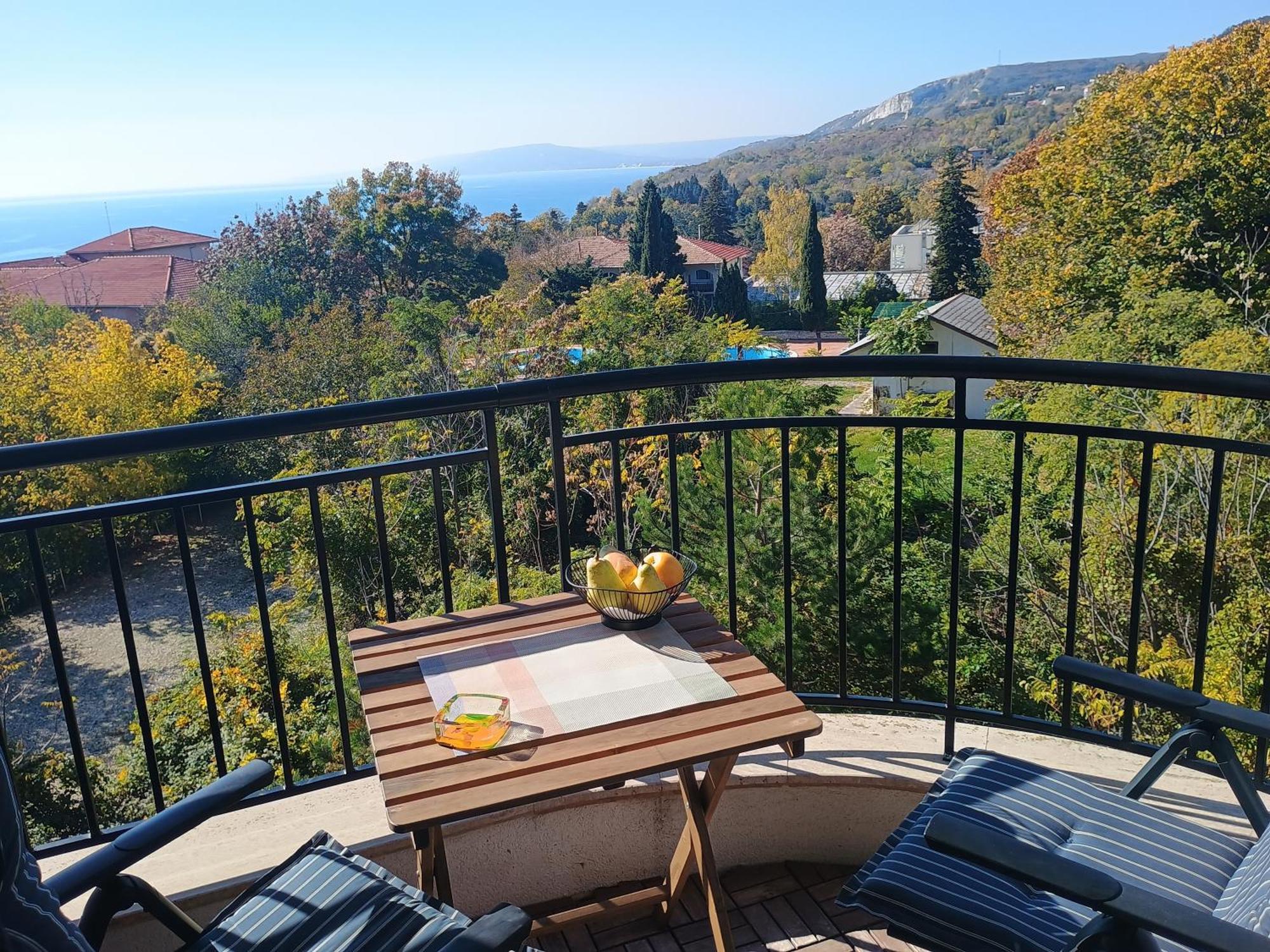 Апартамент Queen's View App-9 Free Pool,parking, Fitness & Sea View